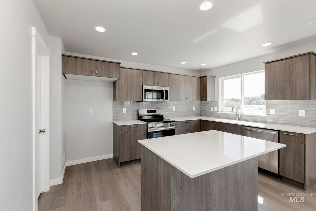 Photo of 1092 Ellis River Ave, Middleton, ID 83644 (MLS # 98965847)