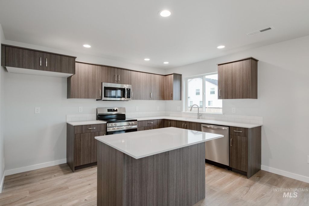 Photo of 1092 Ellis River Ave, Middleton, ID 83644 (MLS # 98965847)