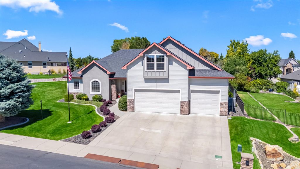 Photo of 2813 S Bayhill Ct, Nampa, ID 83686 (MLS # 98963771)