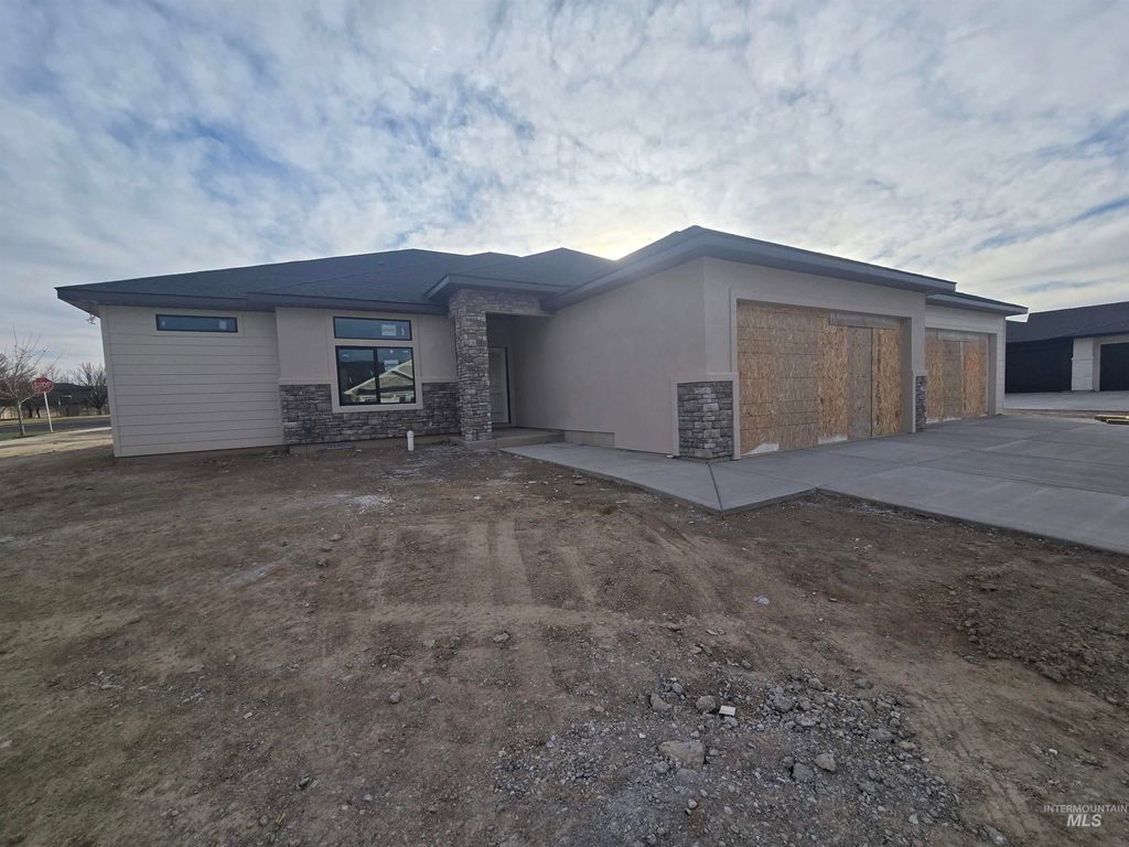 Photo of 1509 Mountain View Drive, Twin Falls, ID 83301 (MLS # 98968098)