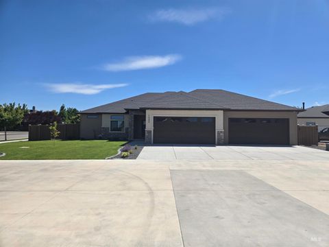 Photo of 1509 Mountain View Drive, Twin Falls, ID 83301 (MLS # 98968098)