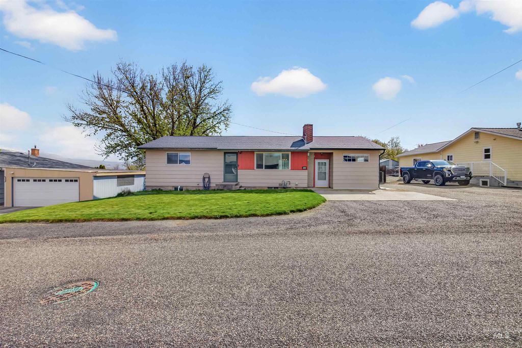 Photo of 1301 Boston Street, Clarkston, WA 99403 (MLS # 98983327)