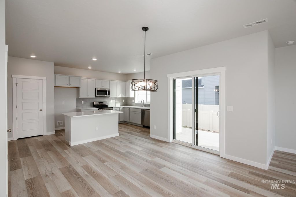 Photo of 6675 W Fairy Falls Dr, Meridian, ID 83646 (MLS # 98979901)