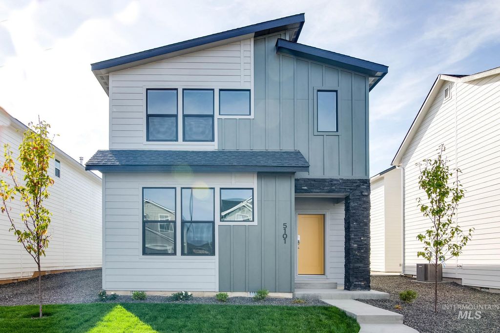 Photo of 6675 W Fairy Falls Dr, Meridian, ID 83646 (MLS # 98979901)