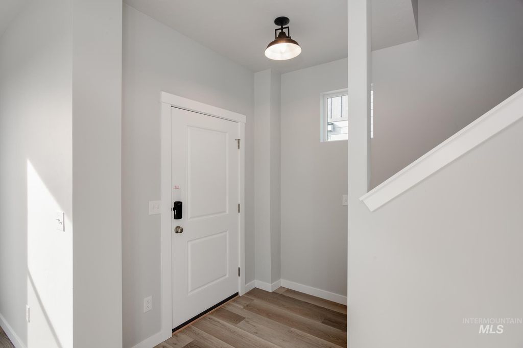 Photo of 6675 W Fairy Falls Dr, Meridian, ID 83646 (MLS # 98979901)