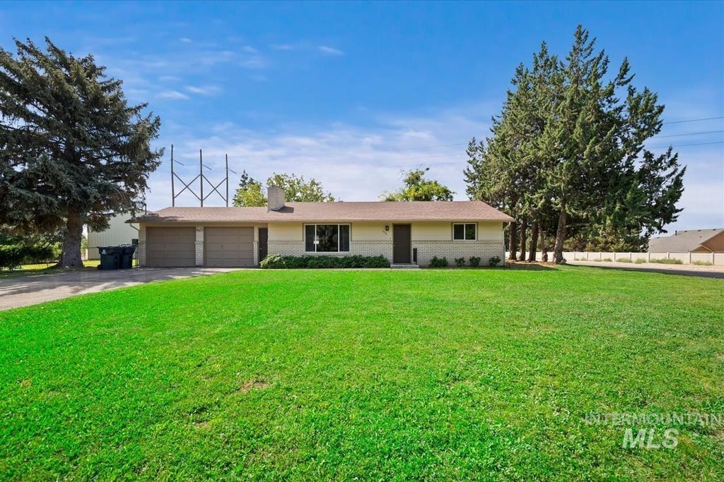 Photo of 703 W Dooley Ln, Nampa, ID 83686 (MLS # 98997608)