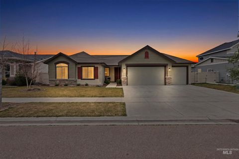 Photo of 917 Silver Springs St, Middleton, ID 83644 (MLS # 98976958)