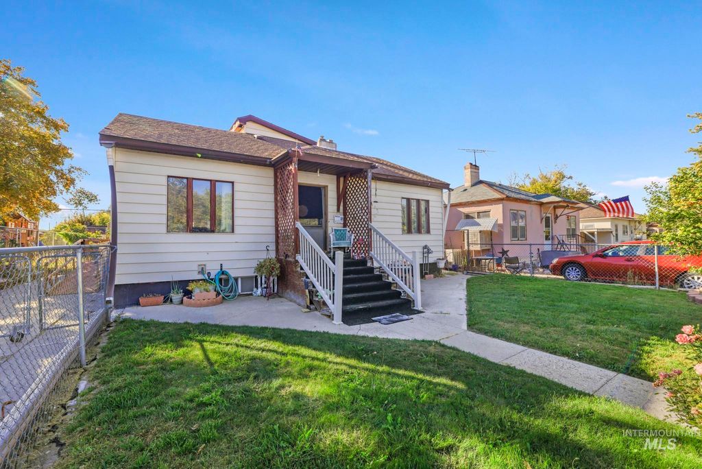 Photo of 219 Monroe, Twin Falls, ID 83301 (MLS # 98962551)