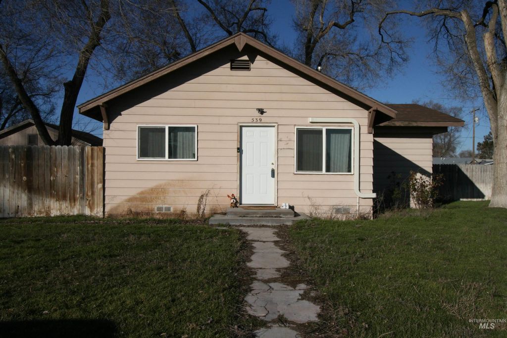 Photo of 539 N 2nd St, Nyssa, OR 97913 (MLS # 98975767)