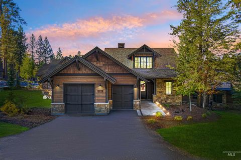 1132 Shellworth Cir McCall ID 83638
