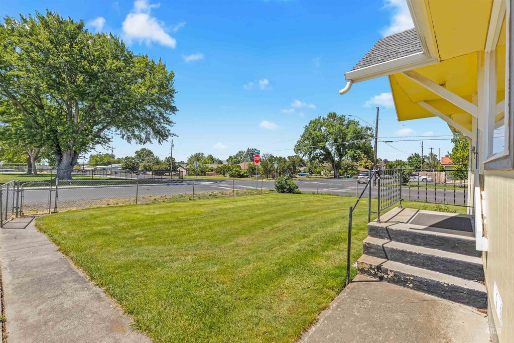 Photo of 3601 12th Street, Lewiston, ID 83501 (MLS # 98991044)