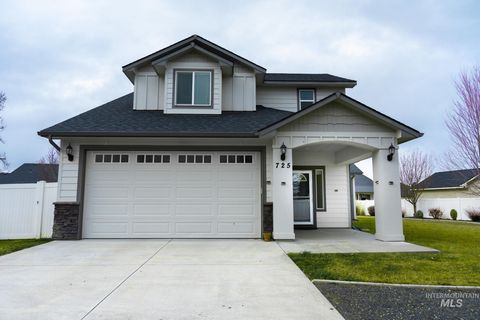 Photo of 725 Lilac St, Fruitland, ID 83619 (MLS # 98975352)