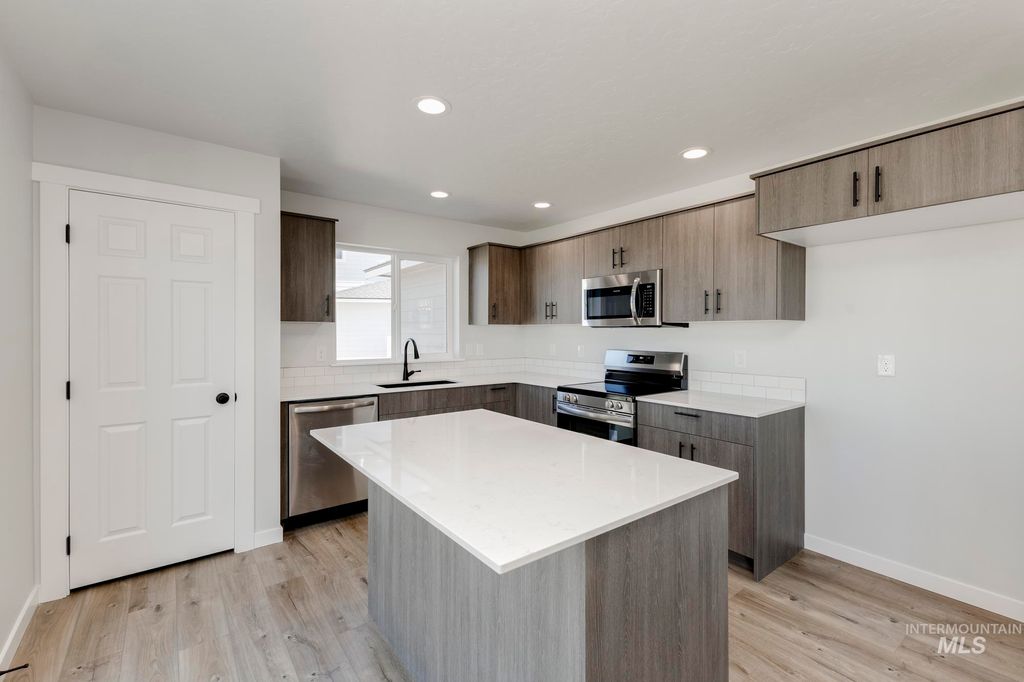 Photo of 11651 W Wild Aster Dr, Star, ID 83669 (MLS # 98965326)