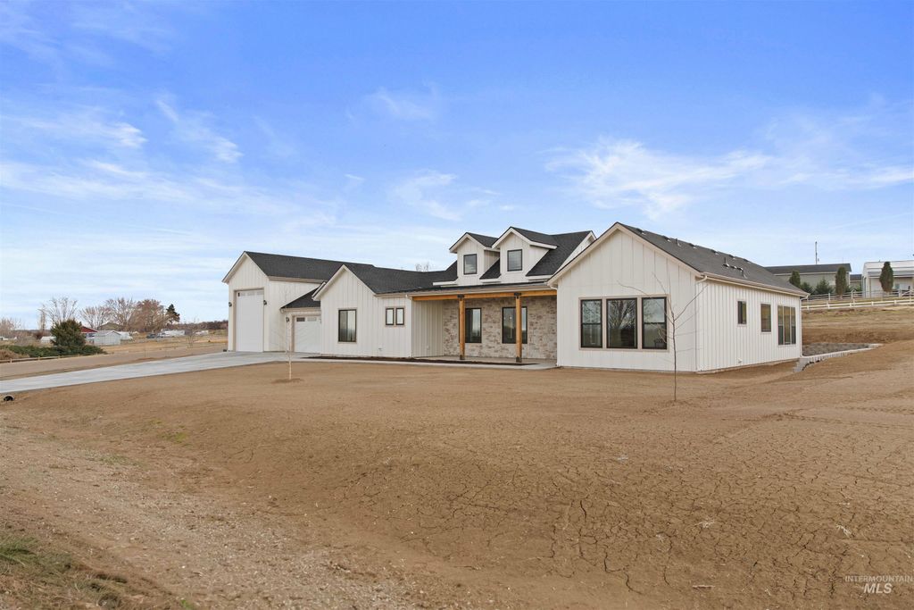 Photo of 22109 Aura Vista Way, Caldwell, ID 83607 (MLS # 98975829)