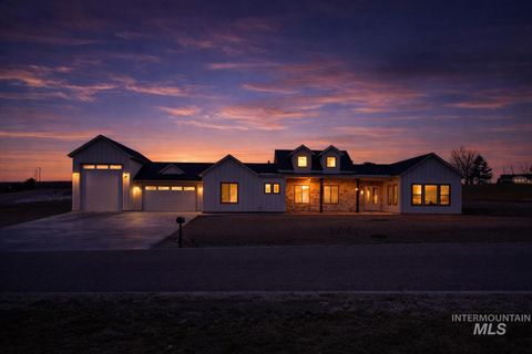 Photo of 22109 Aura Vista Way, Caldwell, ID 83607 (MLS # 98975829)
