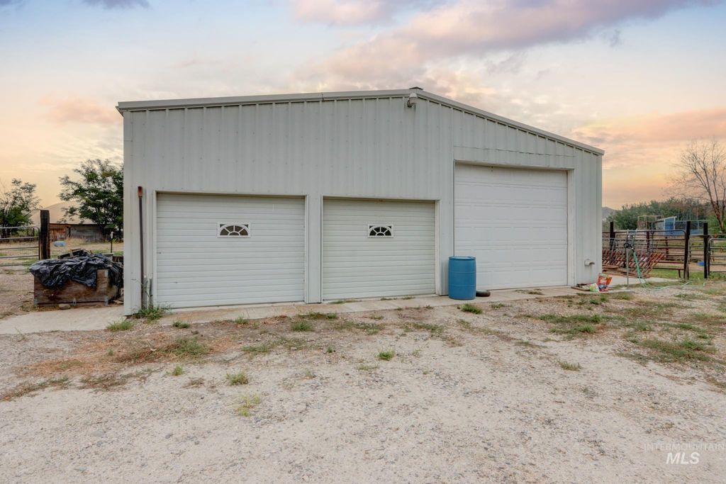 Photo of 1424 Mill Rd, Emmett, ID 83617 (MLS # 98977783)