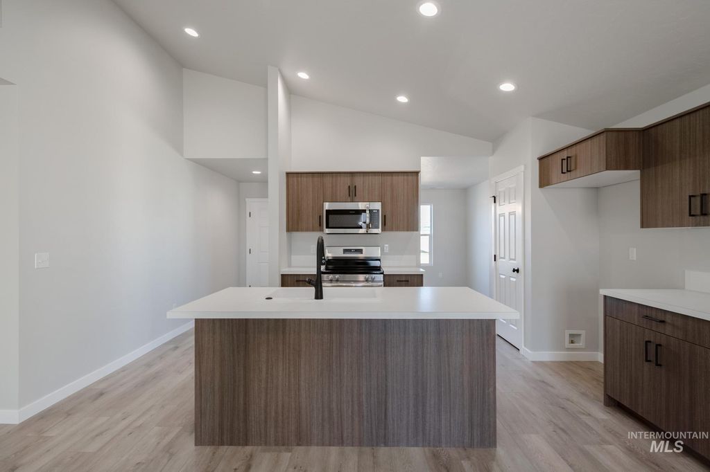 Photo of 348 N Meadowsweet Ave, Kuna, ID 83634 (MLS # 98967515)