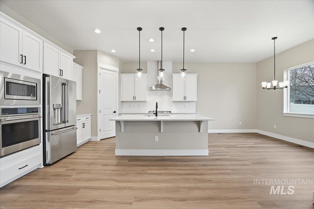 882 N Falling Water Way