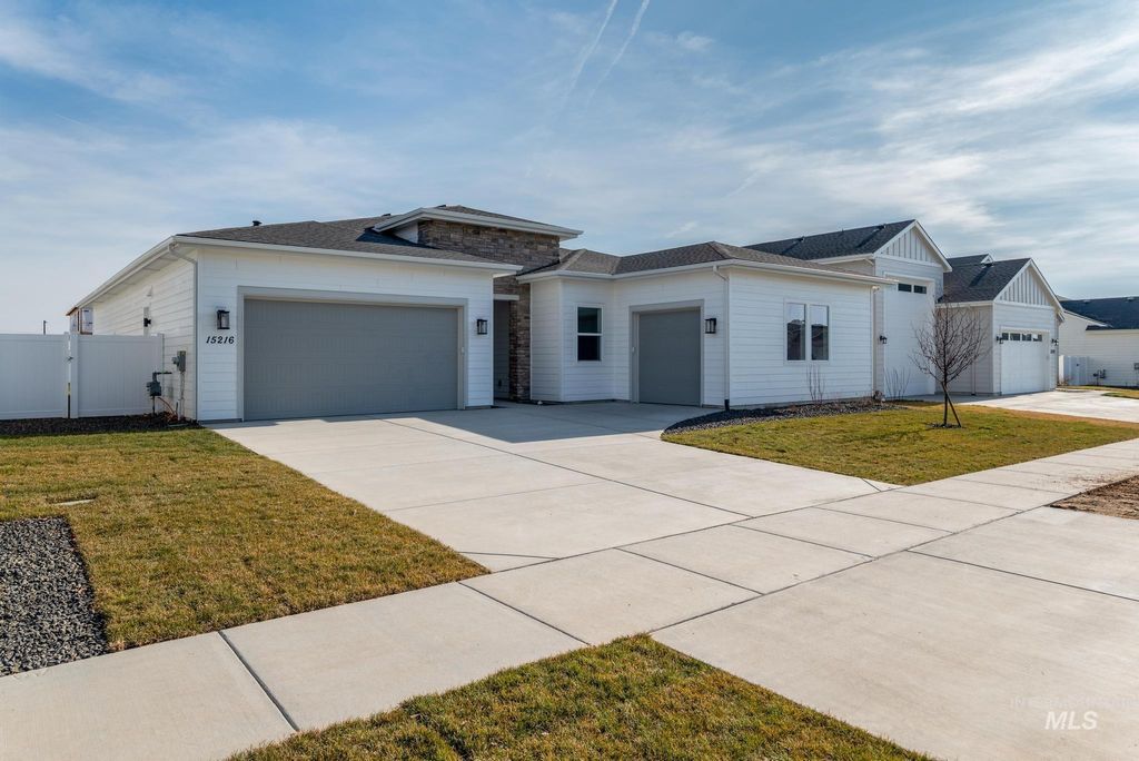 Photo of 15216 Steel Cloud Ave, Caldwell, ID 83607 (MLS # 98974853)
