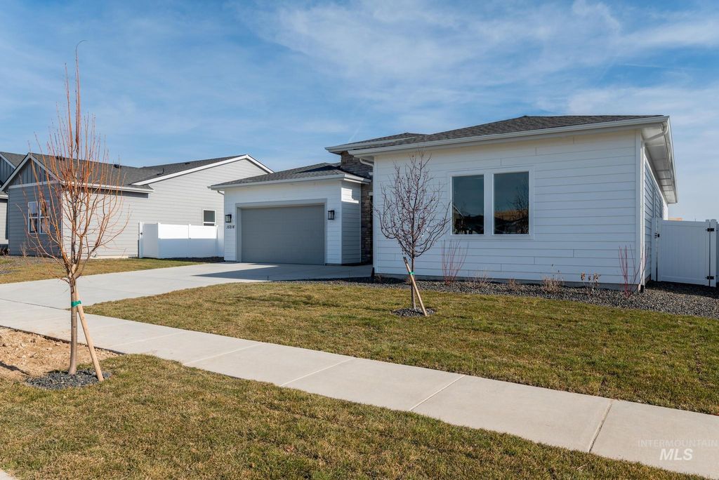 Photo of 15216 Steel Cloud Ave, Caldwell, ID 83607 (MLS # 98974853)