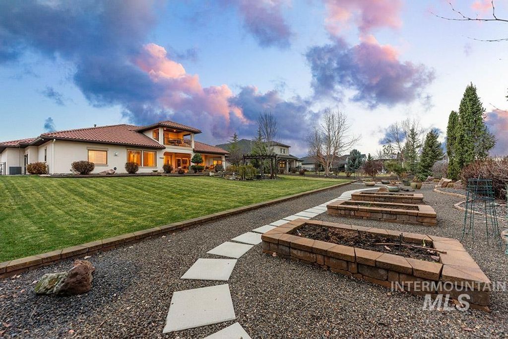 Photo of 698 W Back Forty Dr, Eagle, ID 83616 (MLS # 98973648)