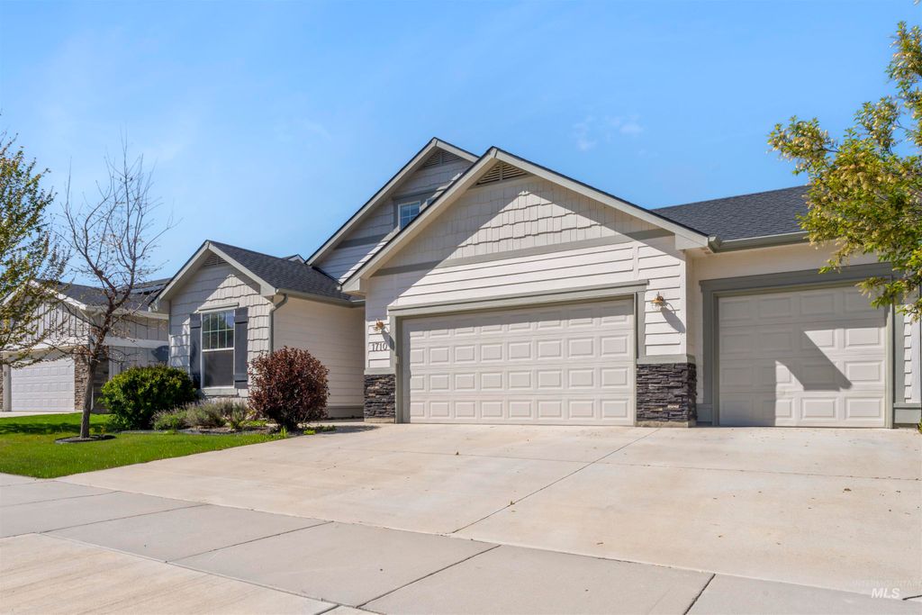 Photo of 1710 W Henrys Fork Drive, Meridian, ID 83642 (MLS # 98982845)