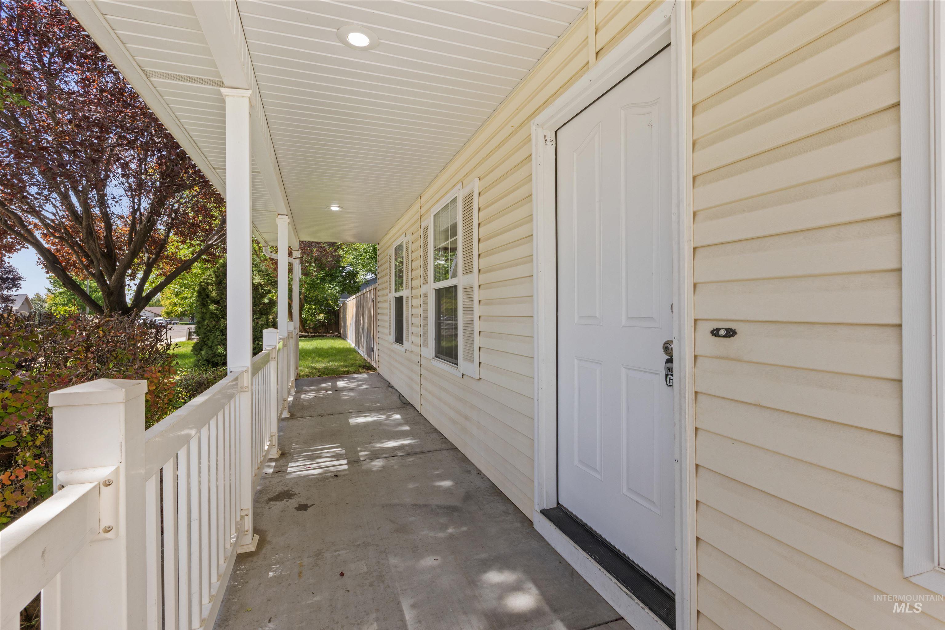 2380 W Baystone Dr