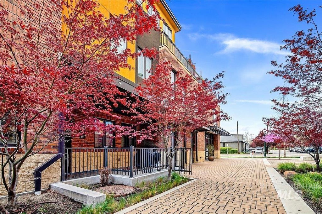 Photo of 611 S 8th Street, Unit 11 St, Boise, ID 83702 (MLS # 98980775)