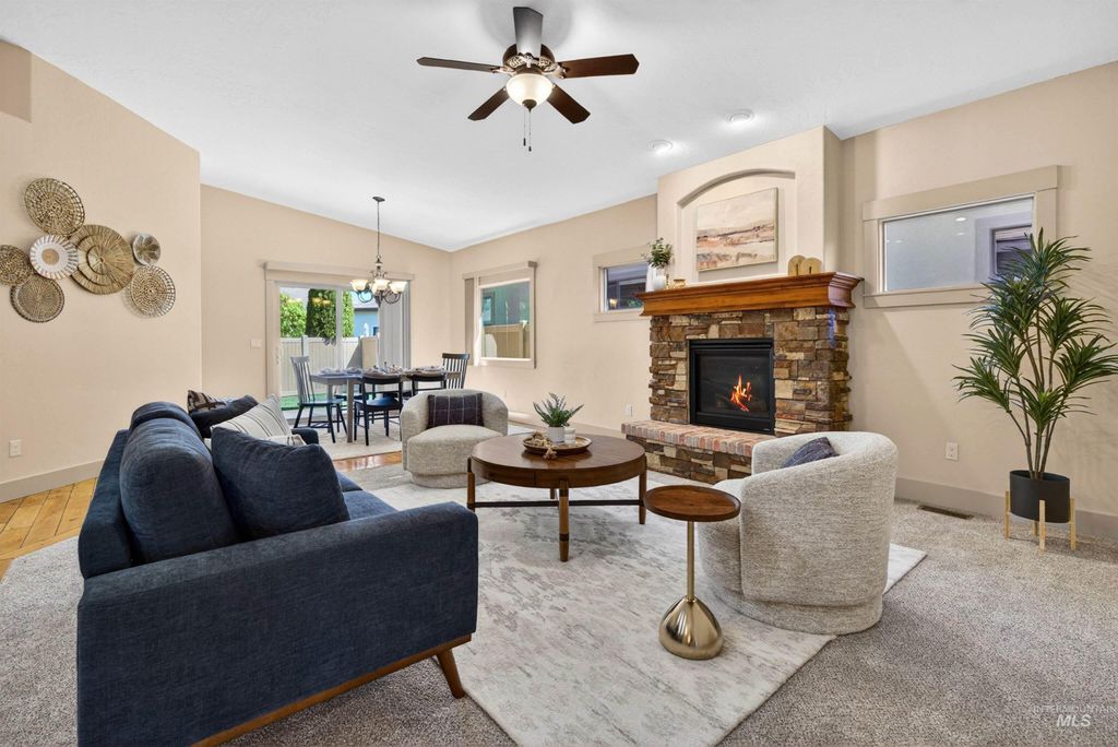 Photo of 122 E Cholla Hills, Meridian, ID 83646 (MLS # 98985048)