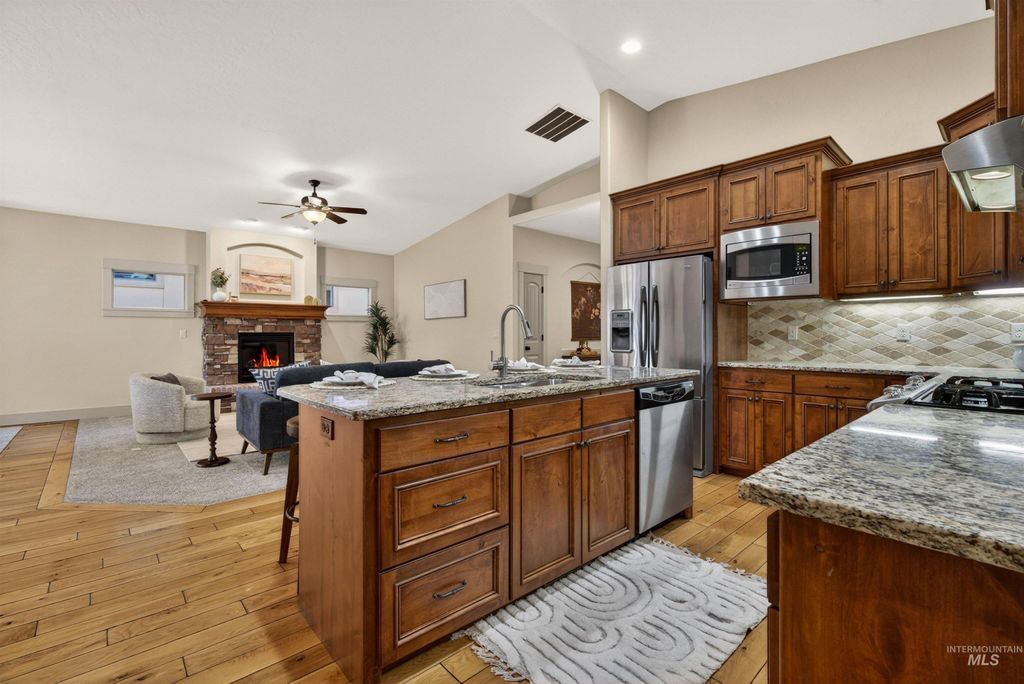 Photo of 122 E Cholla Hills, Meridian, ID 83646 (MLS # 98985048)