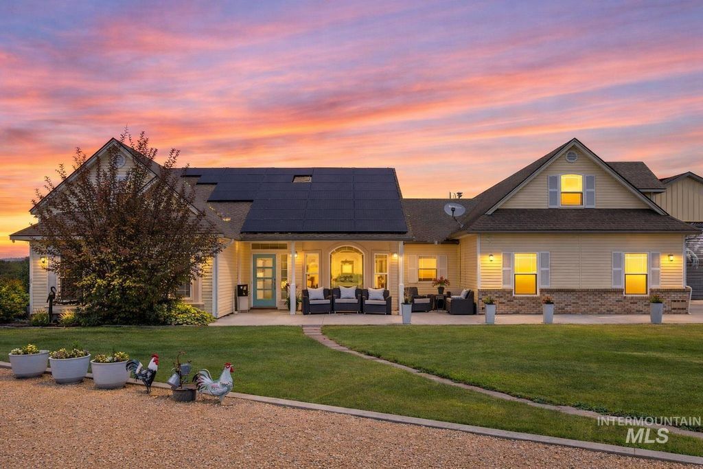 Photo of 9650 Kemp Rd, Middleton, ID 83644 (MLS # 98971987)