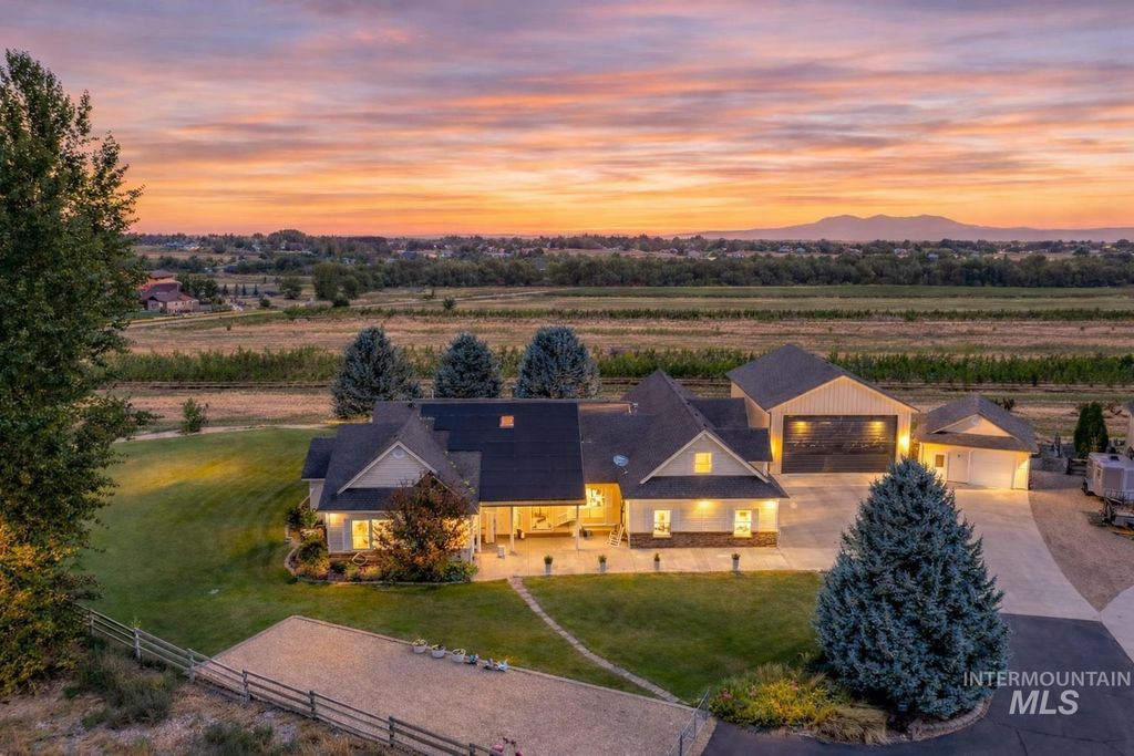 Photo of 9650 Kemp Rd, Middleton, ID 83644 (MLS # 98971987)