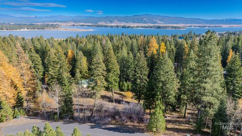 Photo of 18 Clearwater Court, Donnelly, ID 83615 (MLS # 98963056)