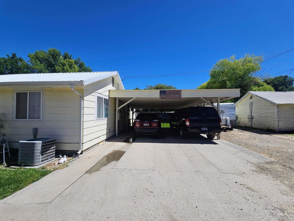 Photo of 309 SW Ave, New Plymouth, ID 83655 (MLS # 98990222)