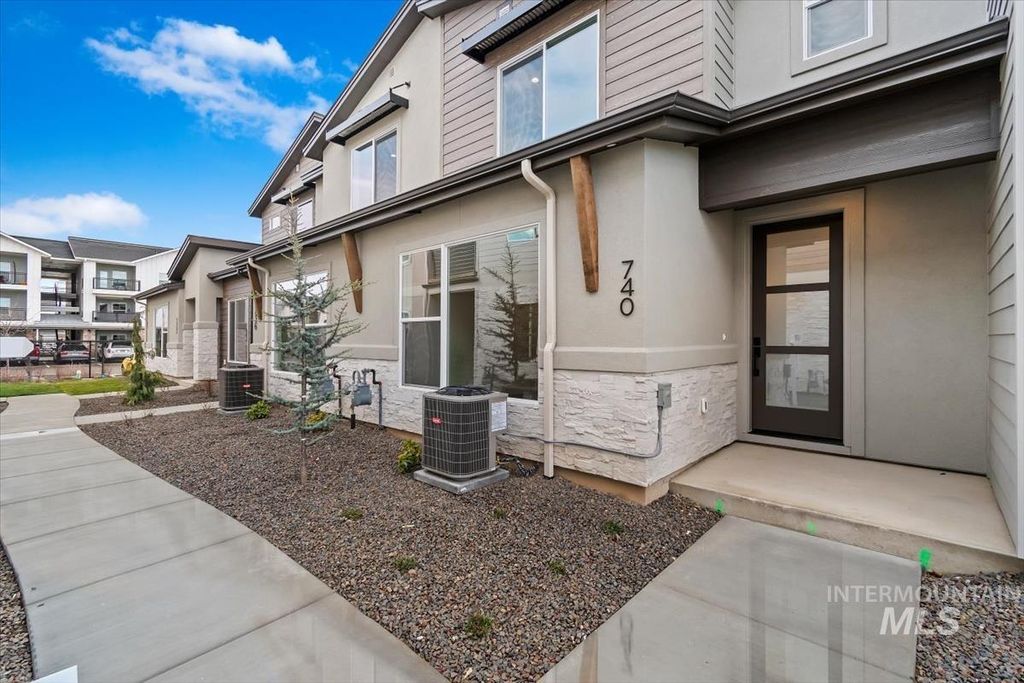 Photo of 752 S Calhoun Ln, Star, ID 83669 (MLS # 98980502)