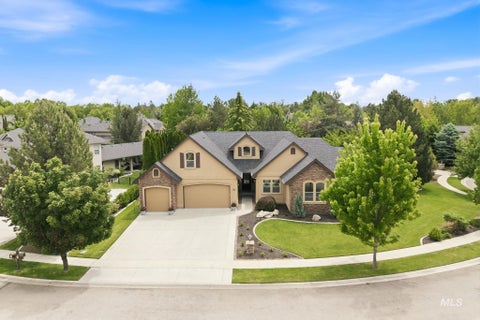 Photo of 685 W Watermoor Ct, Eagle, ID 83616 (MLS # 98987413)