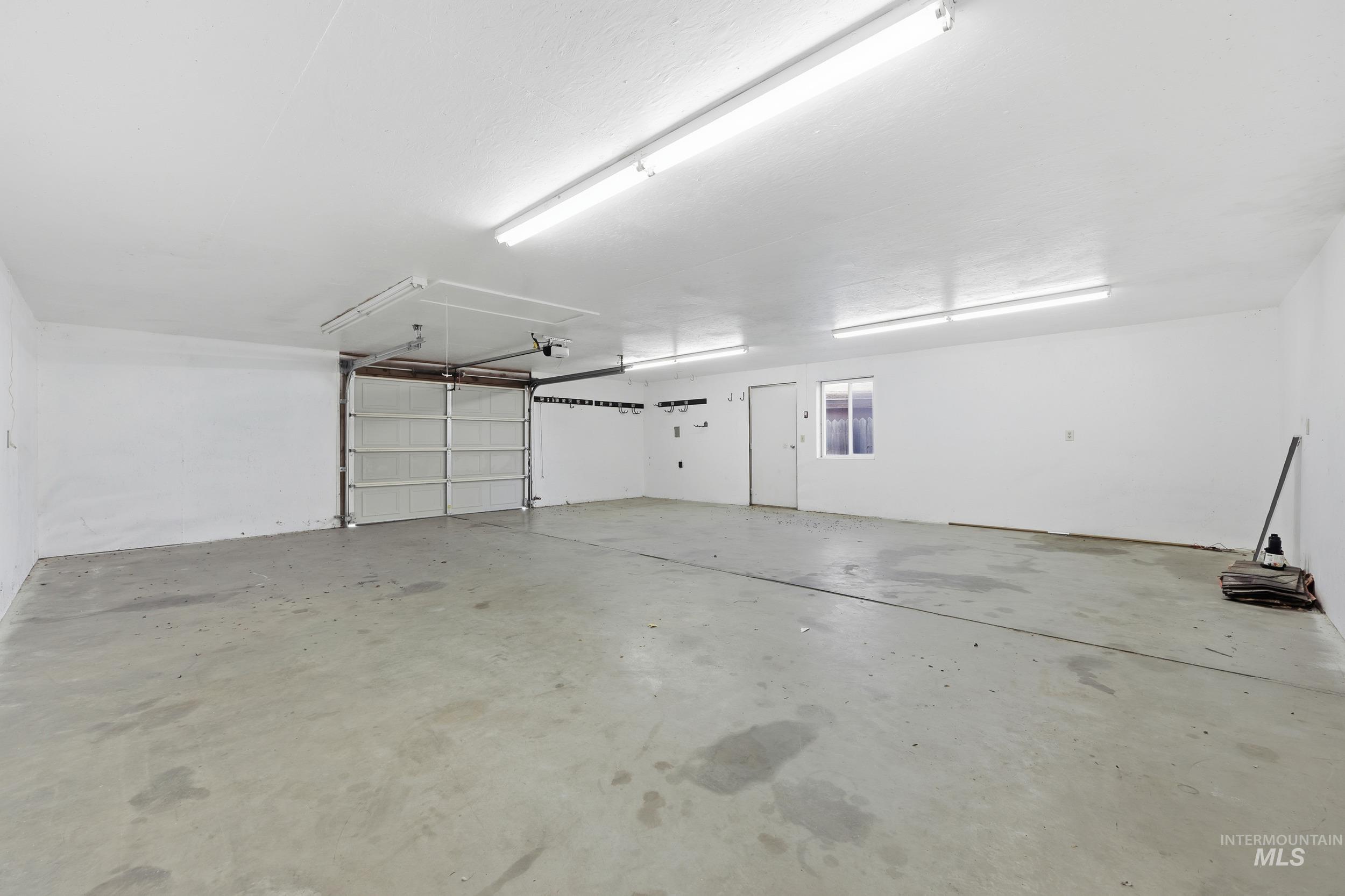 30X30 Shop with 220V and pull-down attic storage