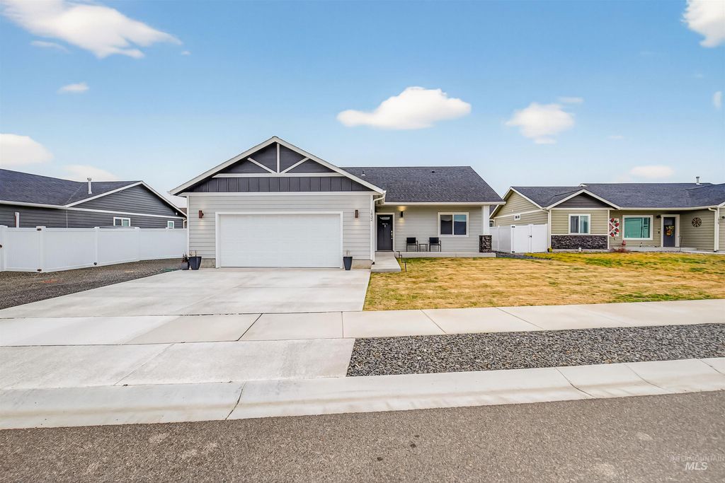 Photo of 1432 Horizon Ct, Lewiston, ID 83501 (MLS # 98972248)