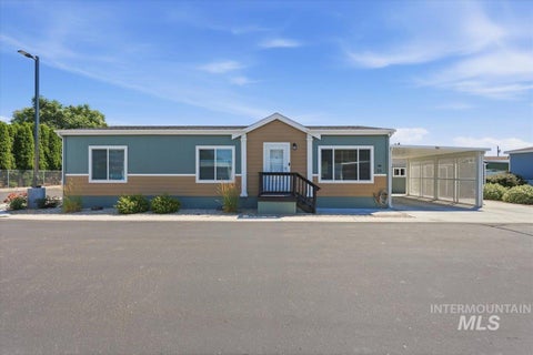 Photo of 914 N Midland Blvd Trlr 21 BLVD, Nampa, ID 83651 (MLS # 98993280)