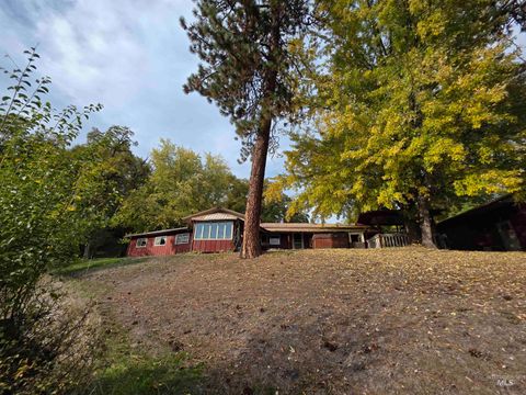 Photo of 307 Locust Rd, Kamiah, ID 83536 (MLS # 98961031)