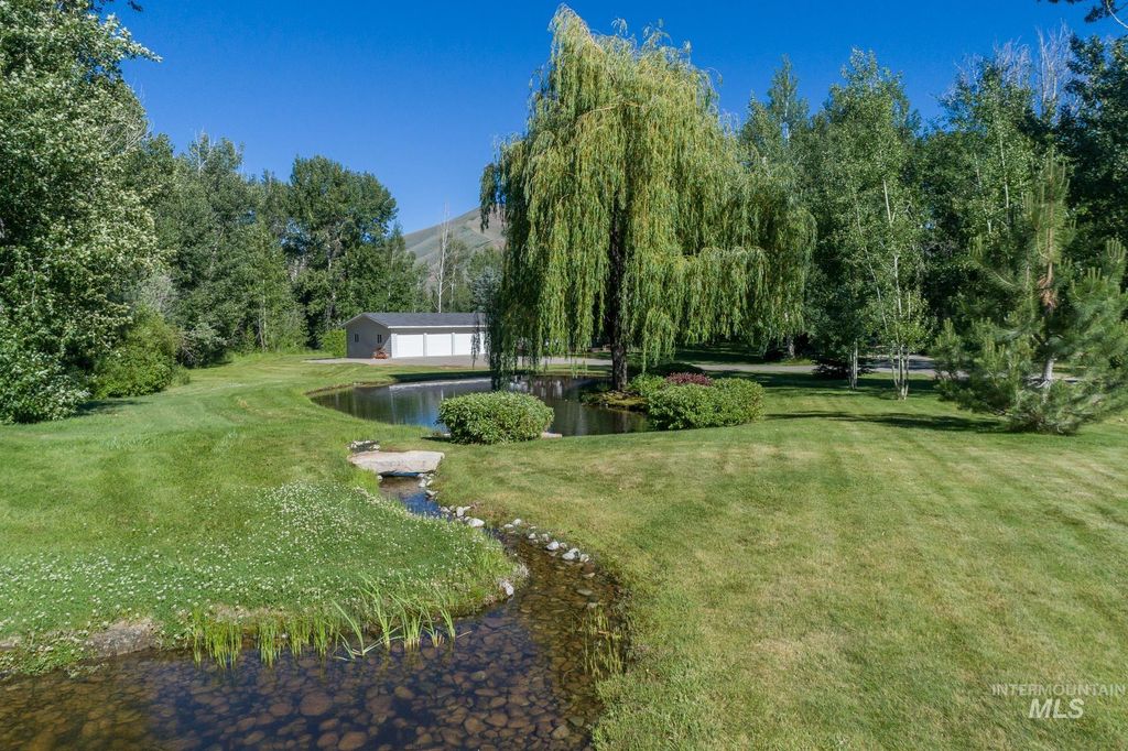 Photo of 100 Trout Lane, Bellevue, ID 83313 (MLS # 98981117)