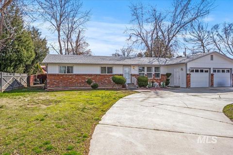 Photo of 4024 N Cole Road, Boise, ID 83704 (MLS # 98940620)