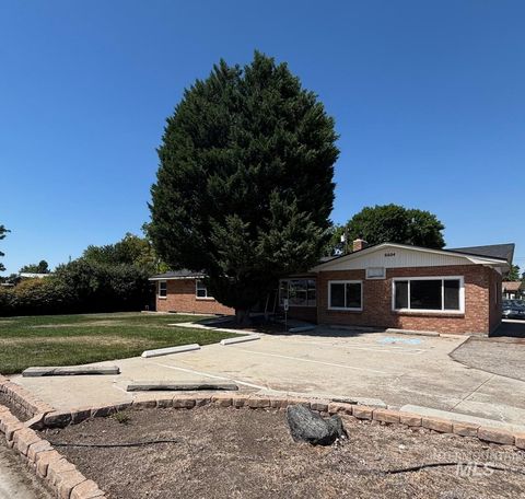 Photo of 6604 W Overland Rd, Boise, ID 83709 (MLS # 98956617)