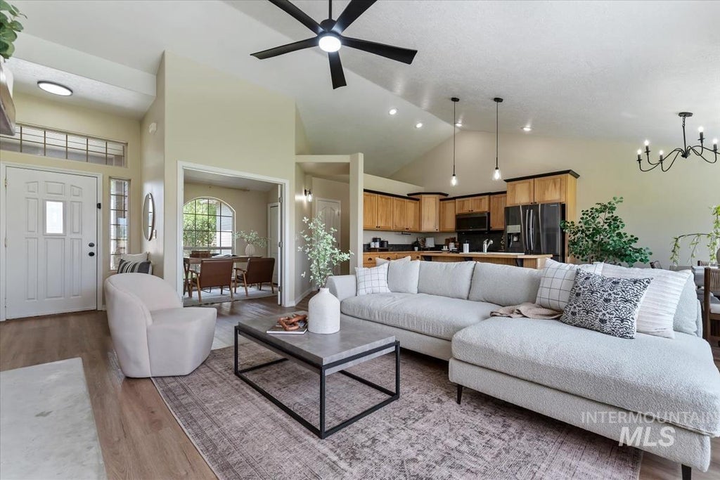 Photo of 12840 Quail Run Ln, Caldwell, ID 83607 (MLS # 98992333)