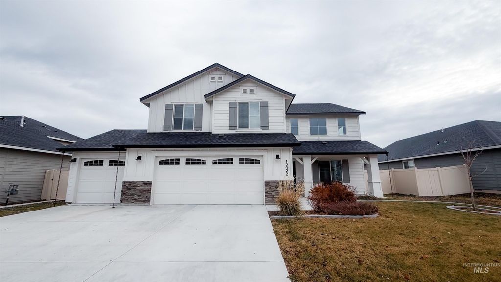 Photo of 15422 Lutsen Ave, Caldwell, ID 83607 (MLS # 98970027)