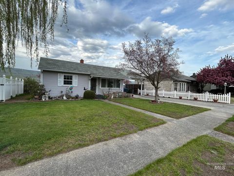 Photo of 2709 9th Street, Lewiston, ID 83501 (MLS # 98981738)