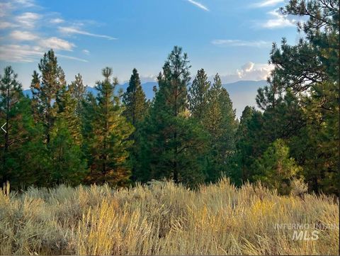 Photo of 30 Four Seasons Drive, Cascade, ID 83611 (MLS # 98977498)