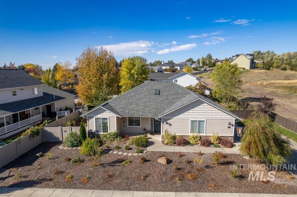 Photo of 865 Fairview Drive, Moscow, ID 83843 (MLS # 98964431)