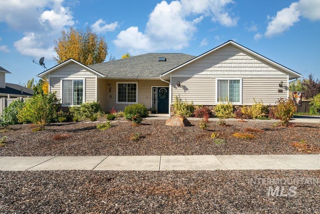 Photo of 865 Fairview Drive, Moscow, ID 83843 (MLS # 98964431)