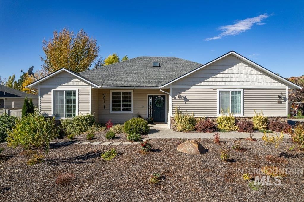 Photo of 865 Fairview Drive, Moscow, ID 83843 (MLS # 98964431)